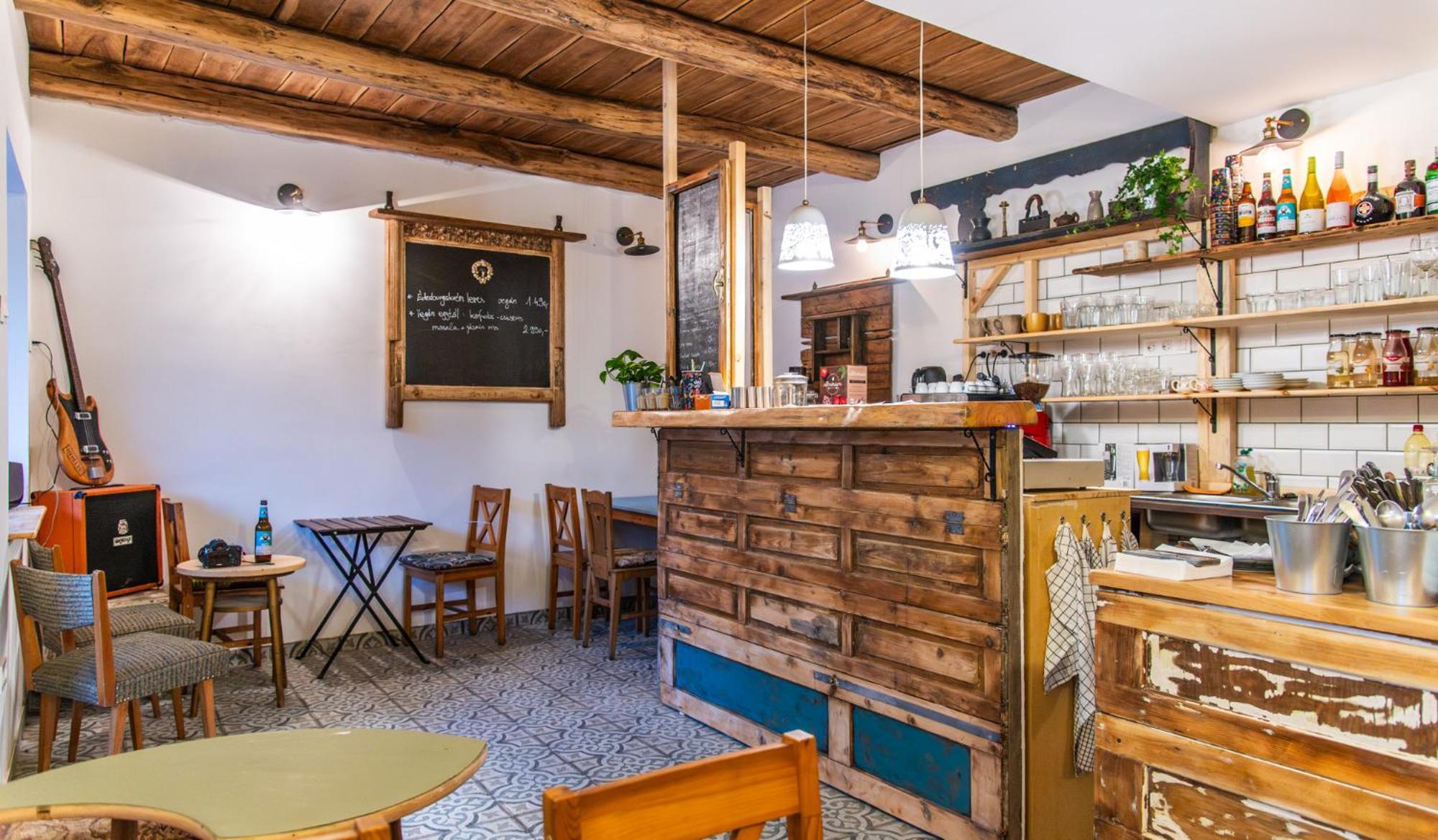 Minifaktura Loft Apartman & Reggelizo Es Etelbar Szokolya Eksteriør billede
